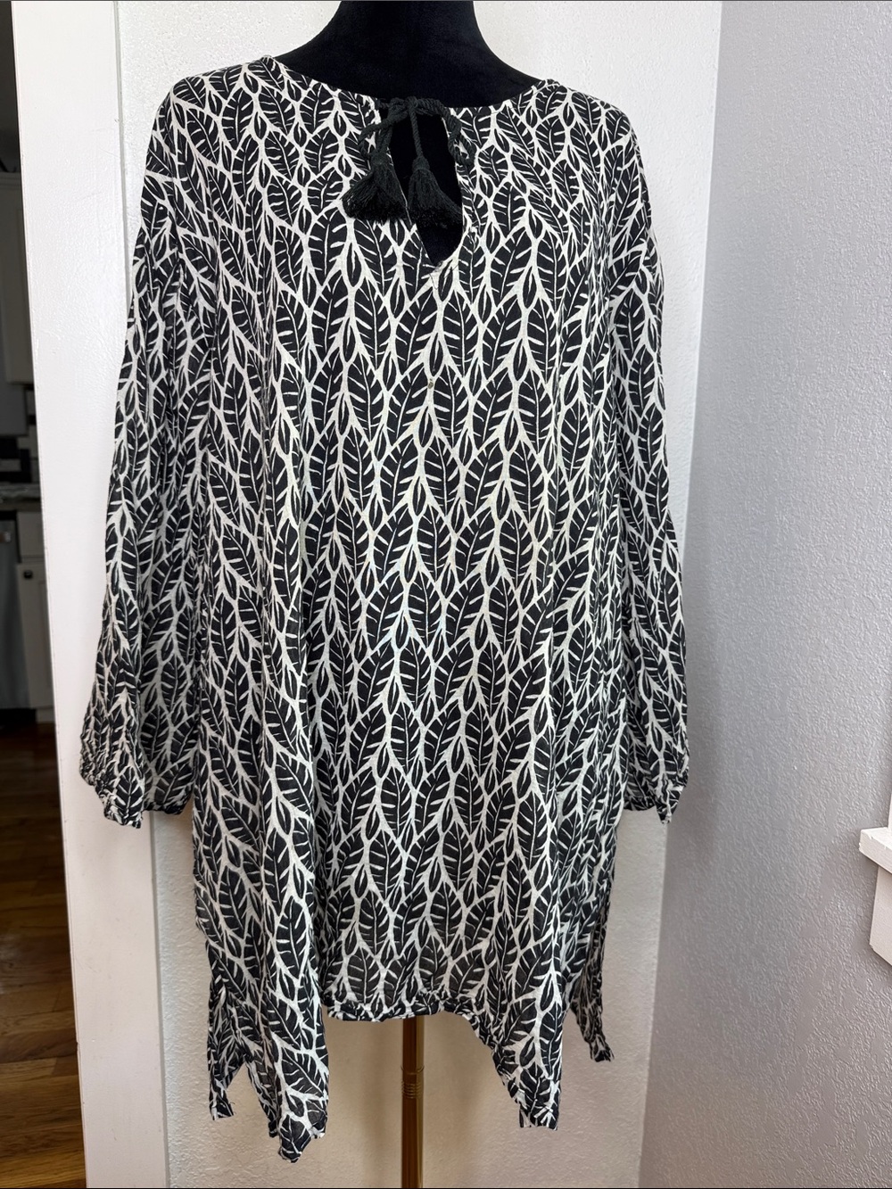 Rock Flower Paper 2X Black White Cotton Swim Cover Up Tunic Tassels lightweight